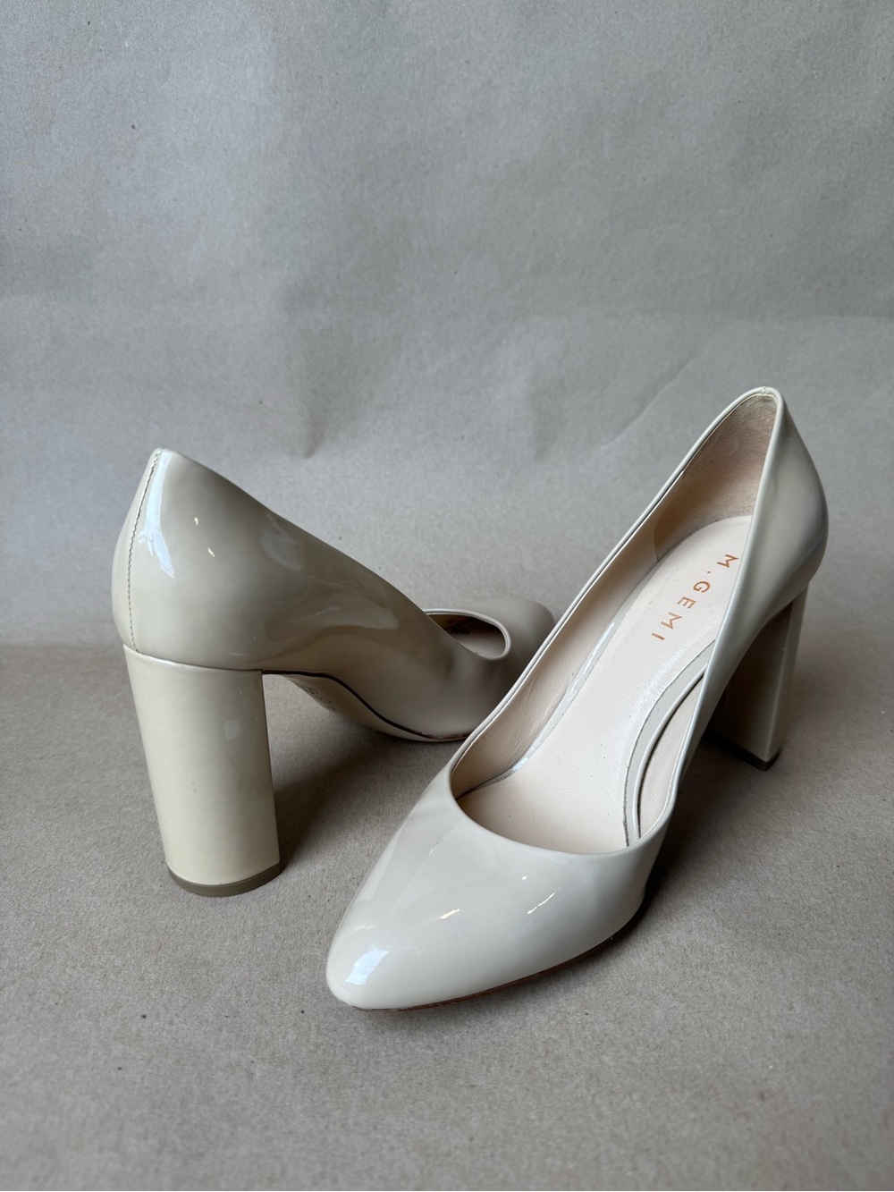 M. Gemi (Women’s size 7.5 EUR 38) Nude Beige Patent Leather Block Heel Pumps